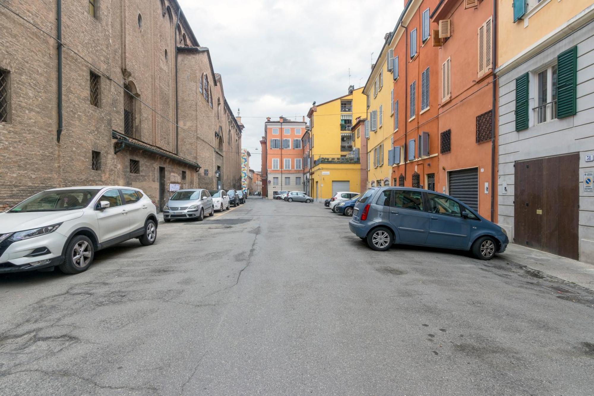 A 2 Passi Da Piazza Grande Apartment โมดินา ภายนอก รูปภาพ
